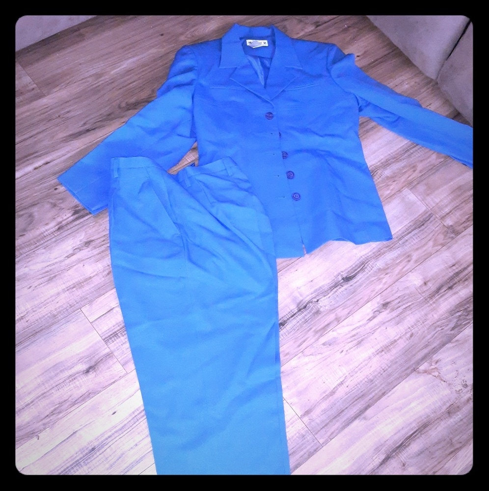 Womens Pants Suit 16